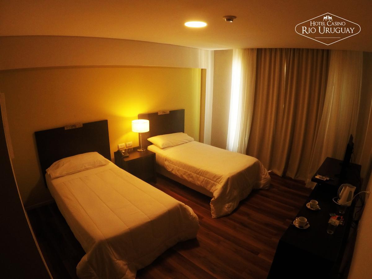 פאסו דה לוס ליברס Hotel Casino Rio Uruguay מראה חיצוני תמונה
