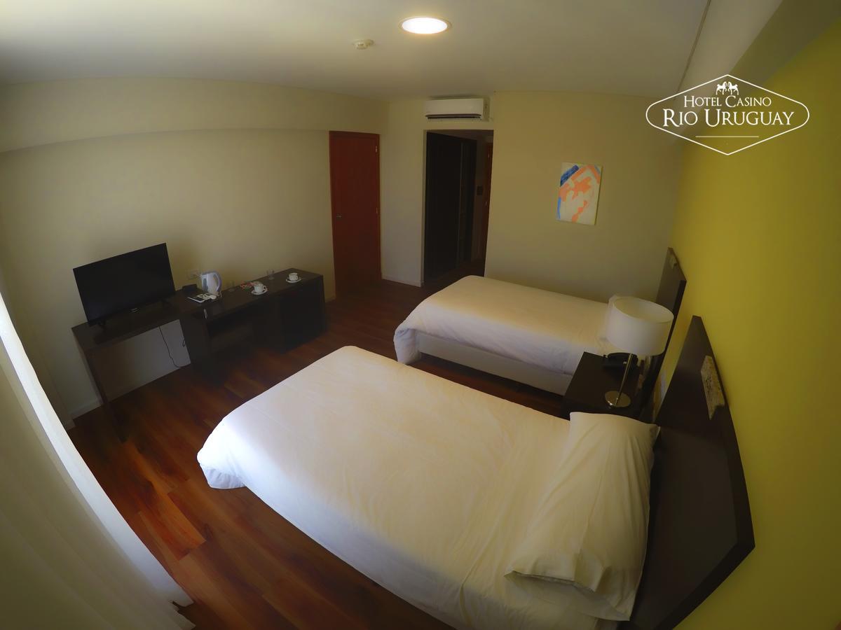 פאסו דה לוס ליברס Hotel Casino Rio Uruguay מראה חיצוני תמונה
